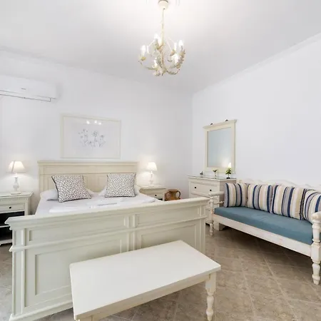 Panos Asteras Villa Isterni (Paros)