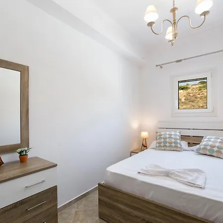Panos Asteras Villa *