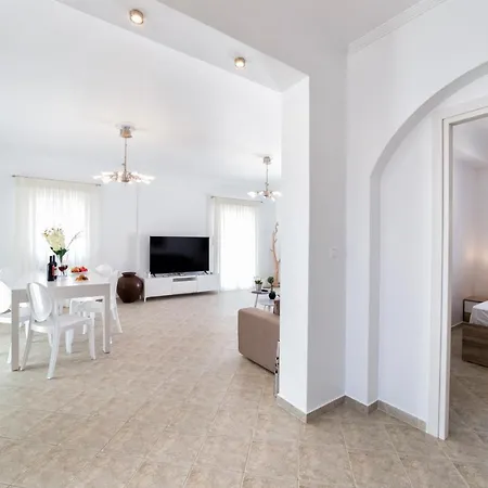 Panos Asteras Villa Isterni (Paros)