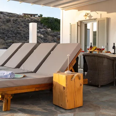 Willa Panos Asteras *